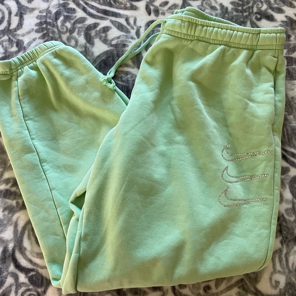 Light green pastel XXL Nike rhinestone swoosh sweatpants joggers - Picture 2 of 5